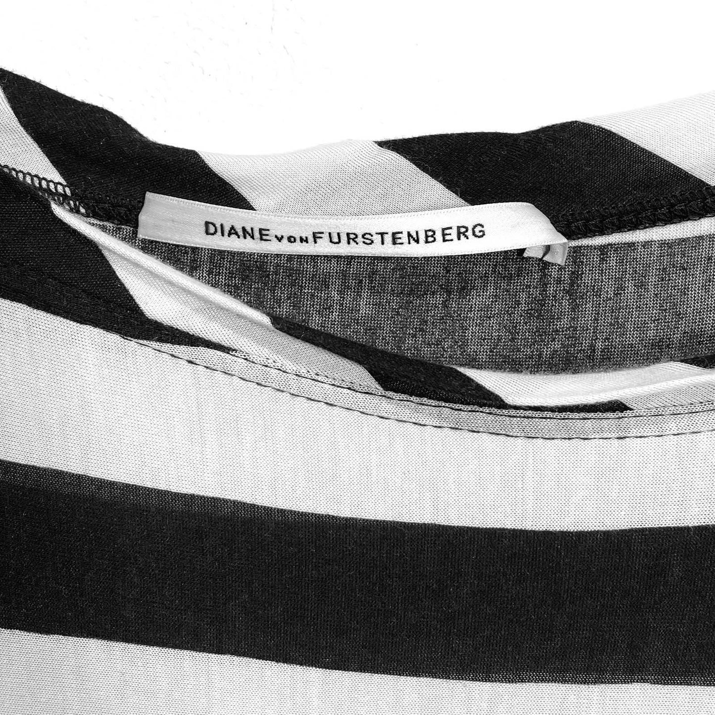 DIANE VON FURSTENBERG Black and White Striped Long Sleeve Geometric Dress