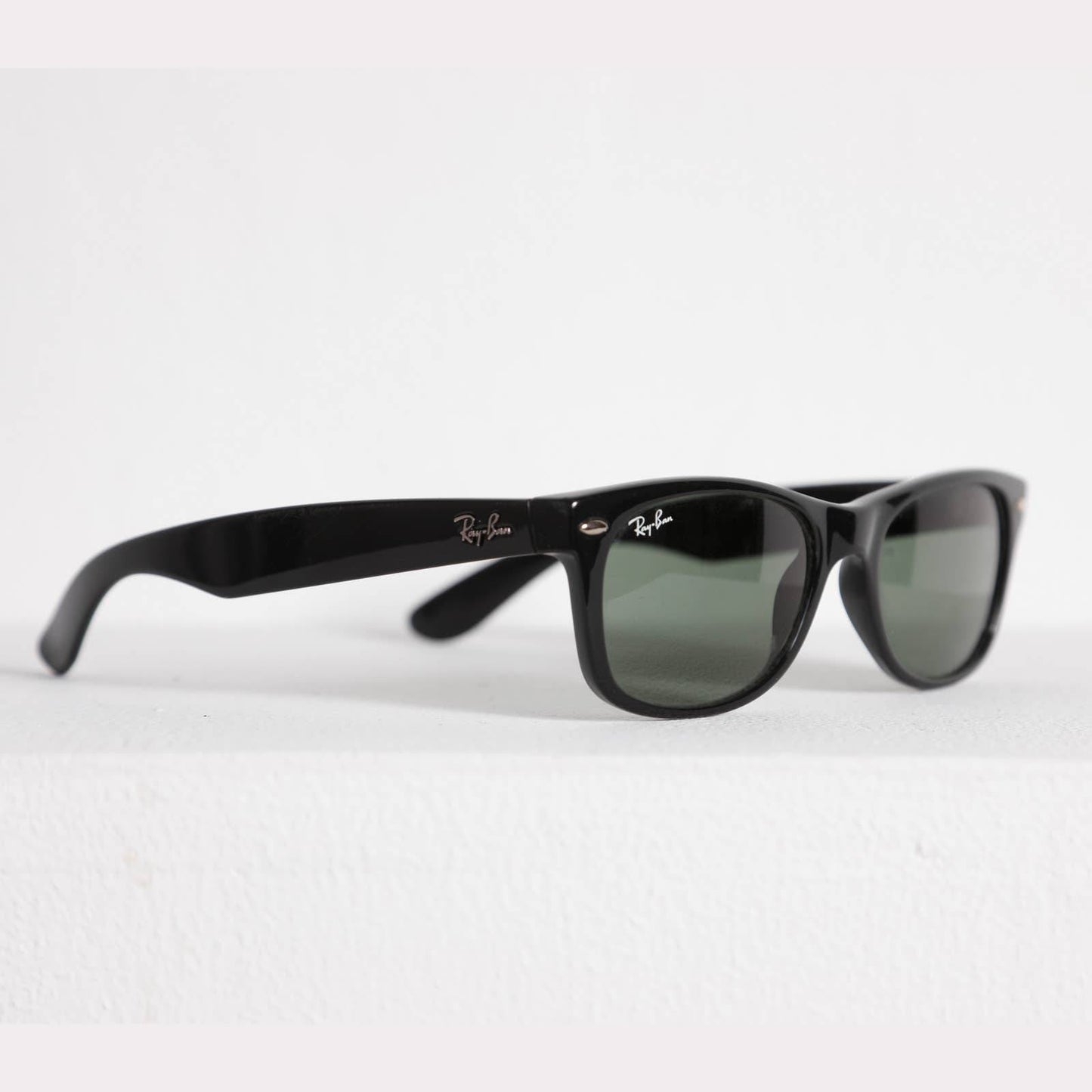 RAY BAN Black Wayfarer Sunglasses