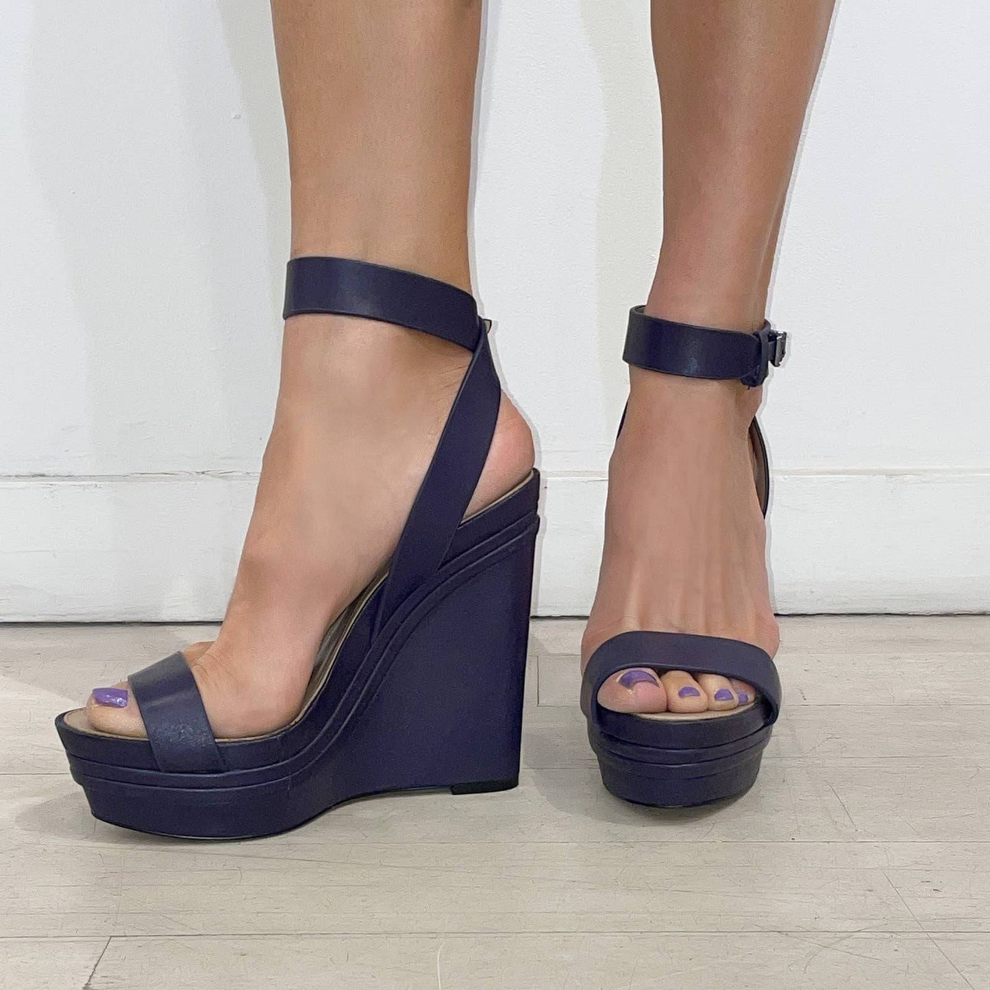 BCBGMAXAZRIA Purple Leather Wedge Platform Sandals