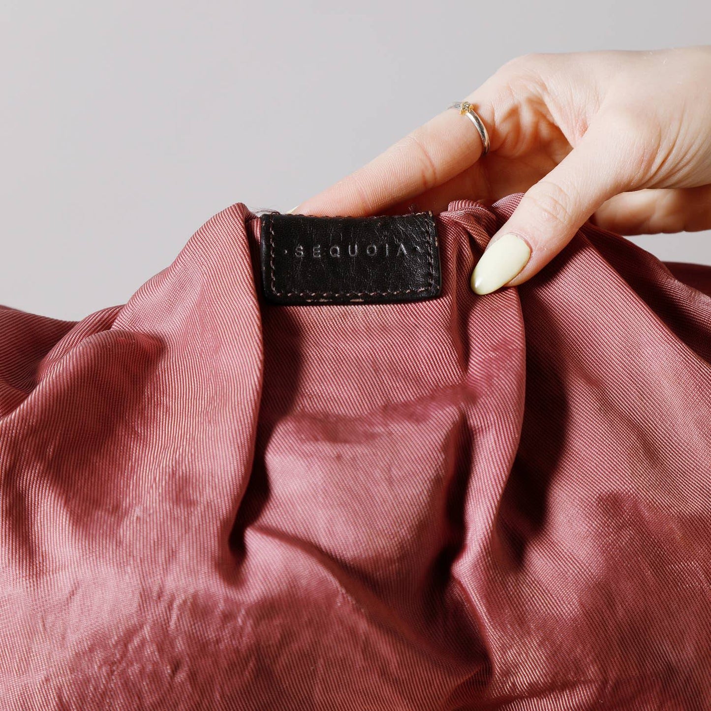SEQUOIA PARIS Vintage Pink Silk and Leather Shoulder Bag