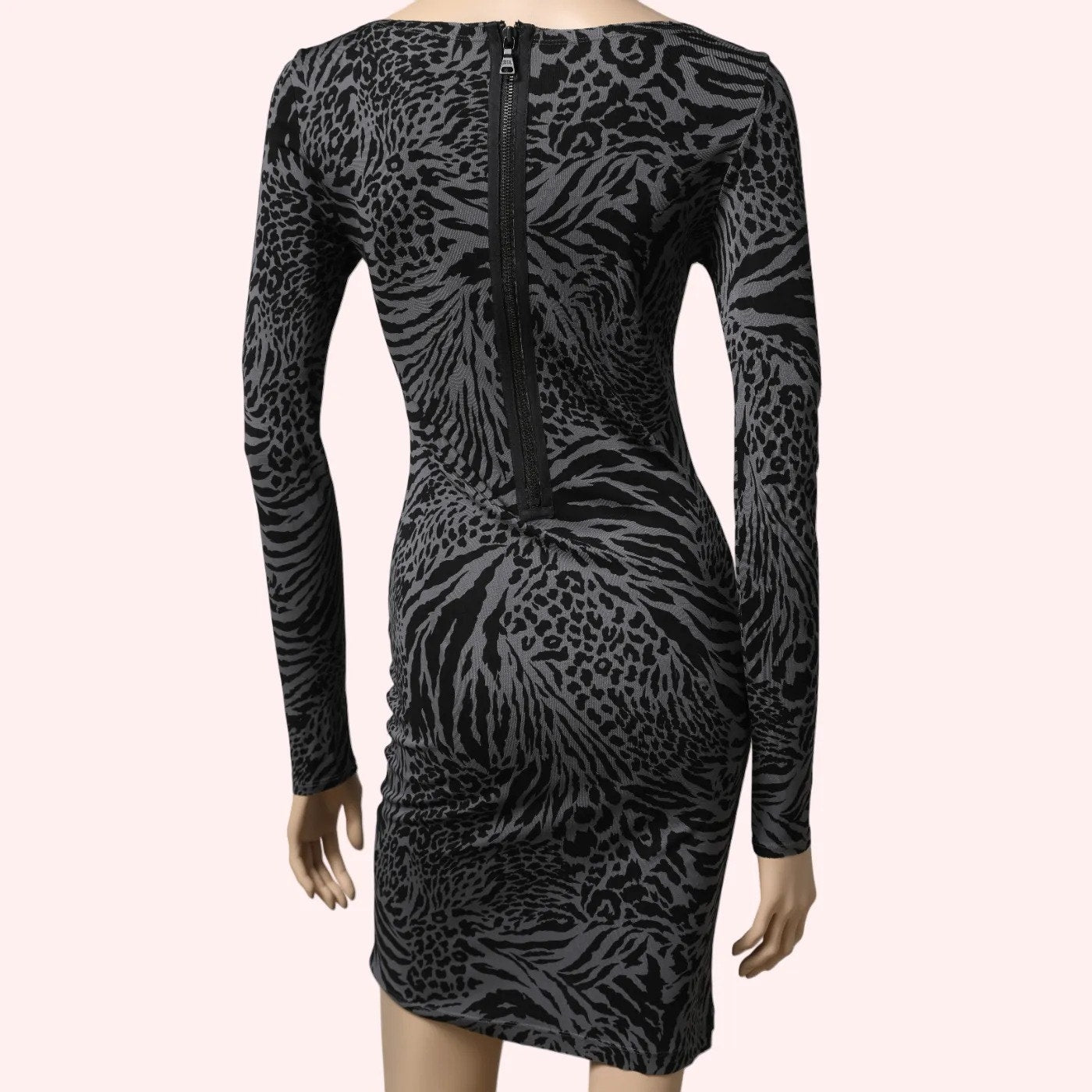 ALICE + OLIVIA Black Gray Animal Print Long Sleeve Bodycon Mini Dress – The Untitled Boutique