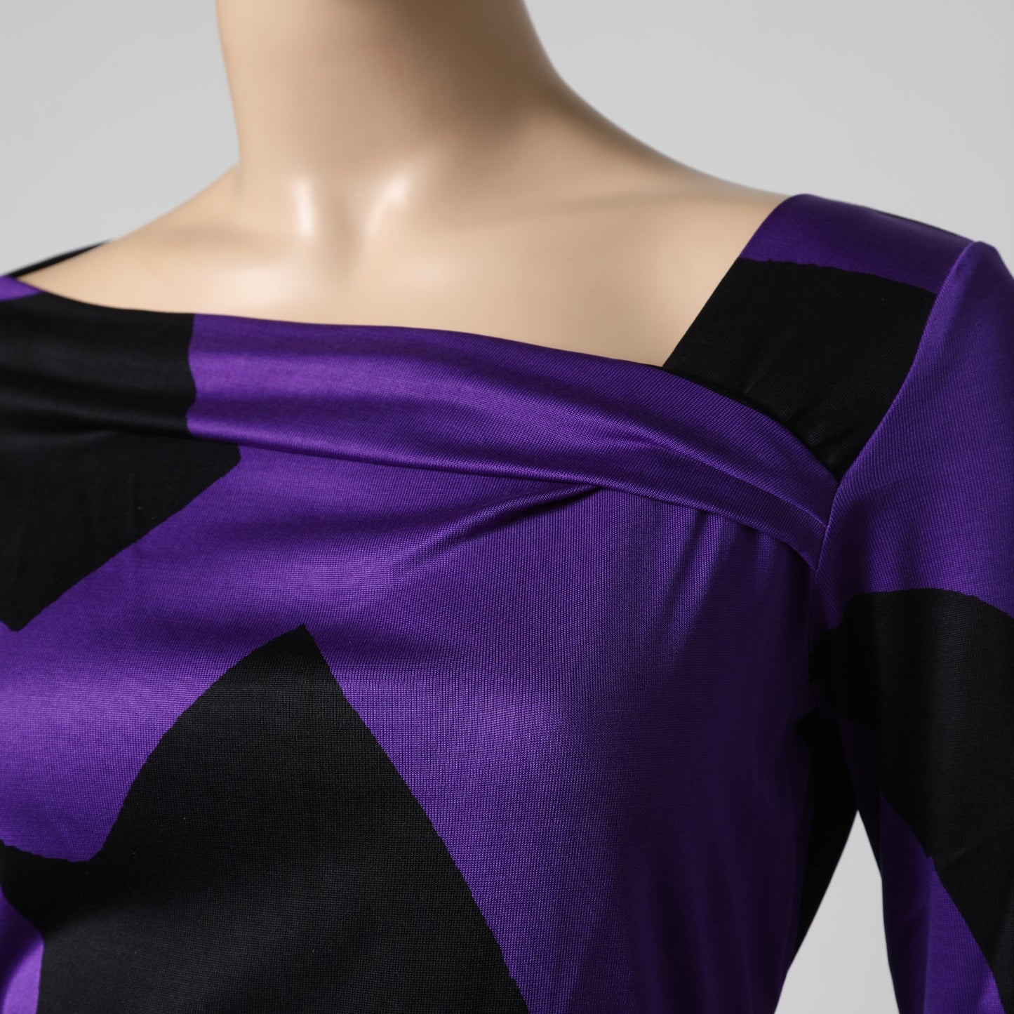 DIANE VON FURSTENBERG Black and Purple Abstract Long Sleeve Silk Dress