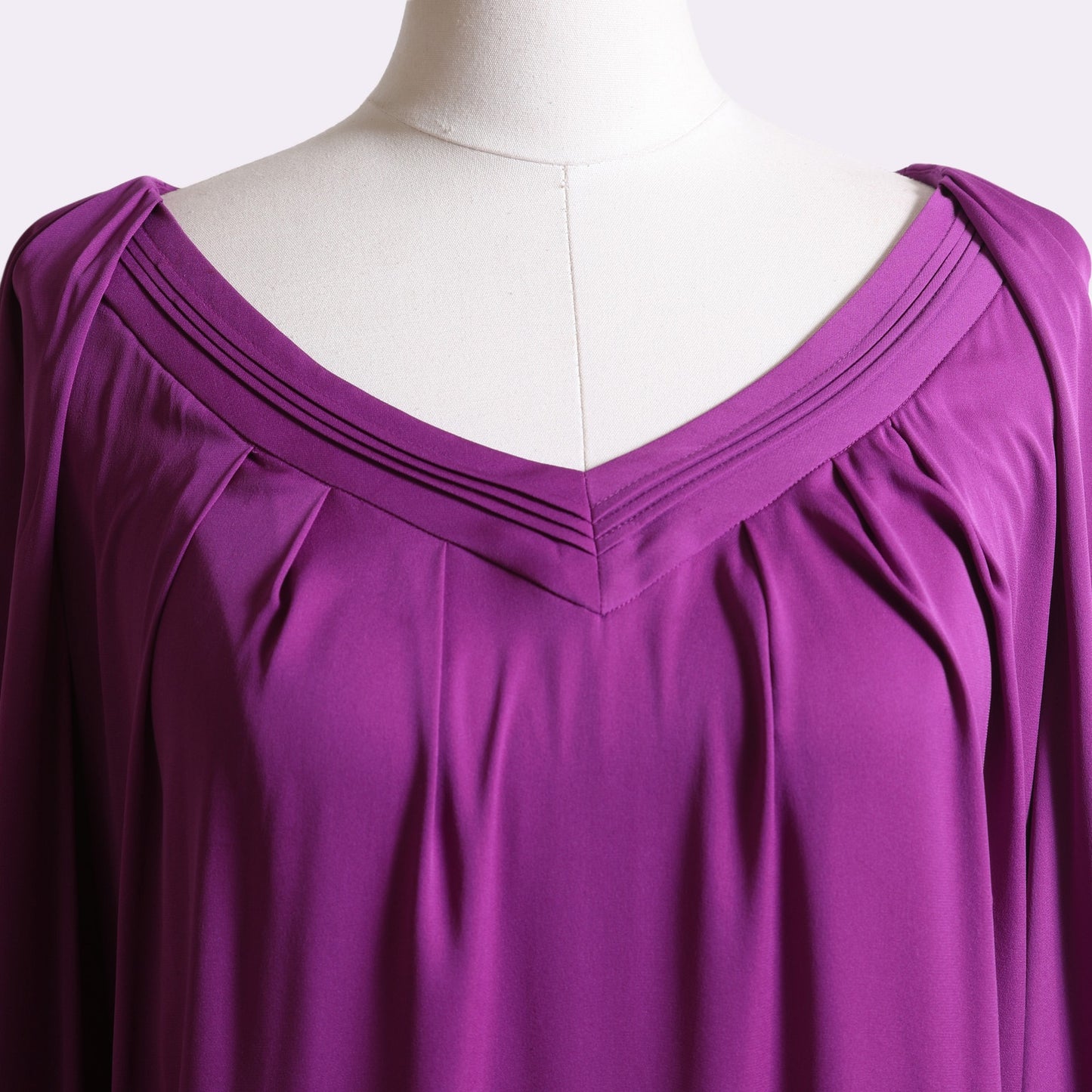 DIANE VON FURSTENBERG Vintage Purple Silk V-Neck Long Sleeve Blouse