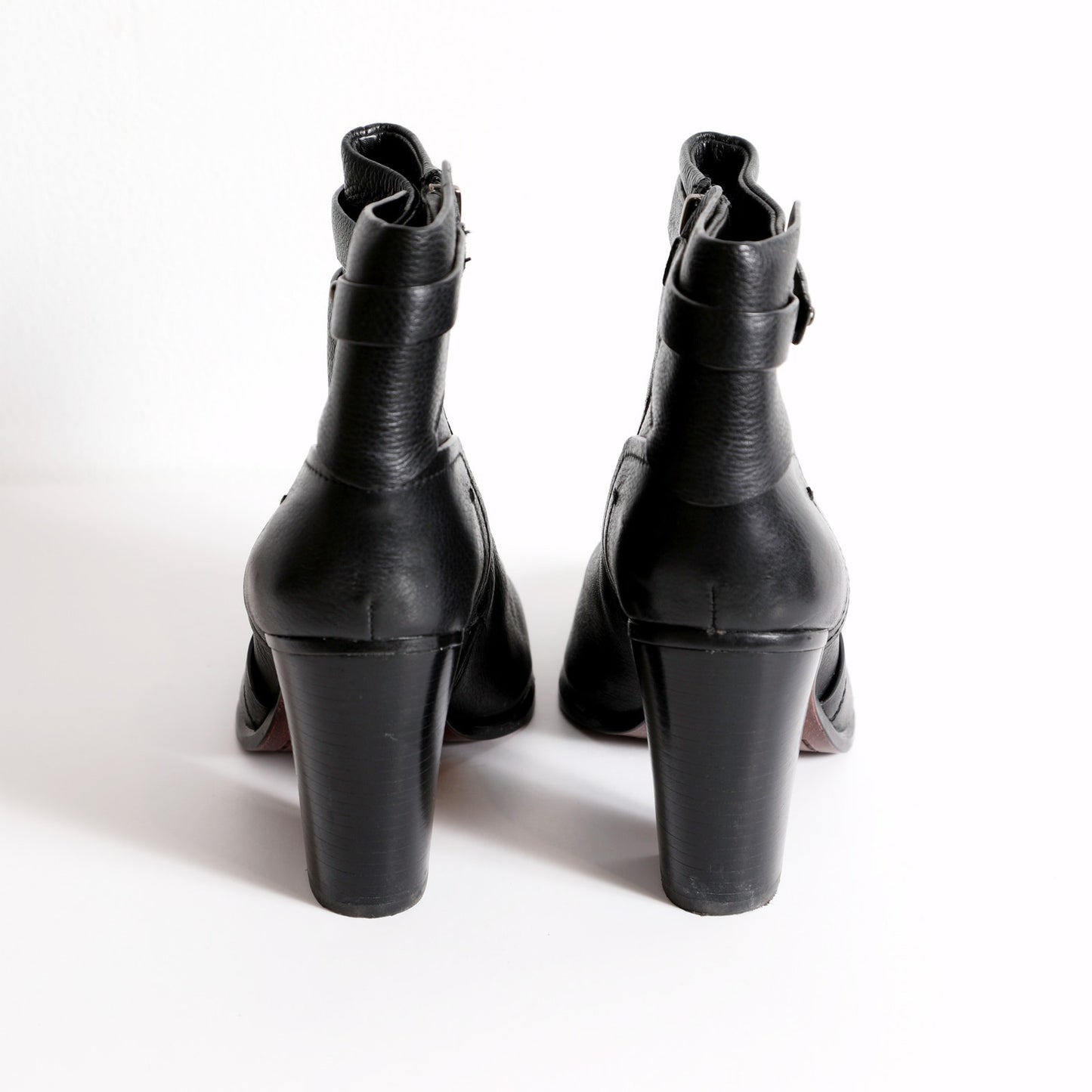 VINCE CAMUTO Black Leather Heeled Ankle Booties
