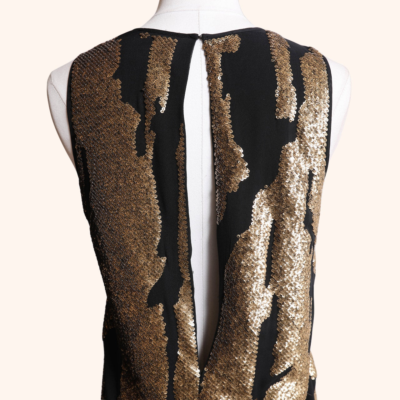 ROBERT RODRIGUEZ Black and Gold Sequin Sleeveless Mini Shift Dress
