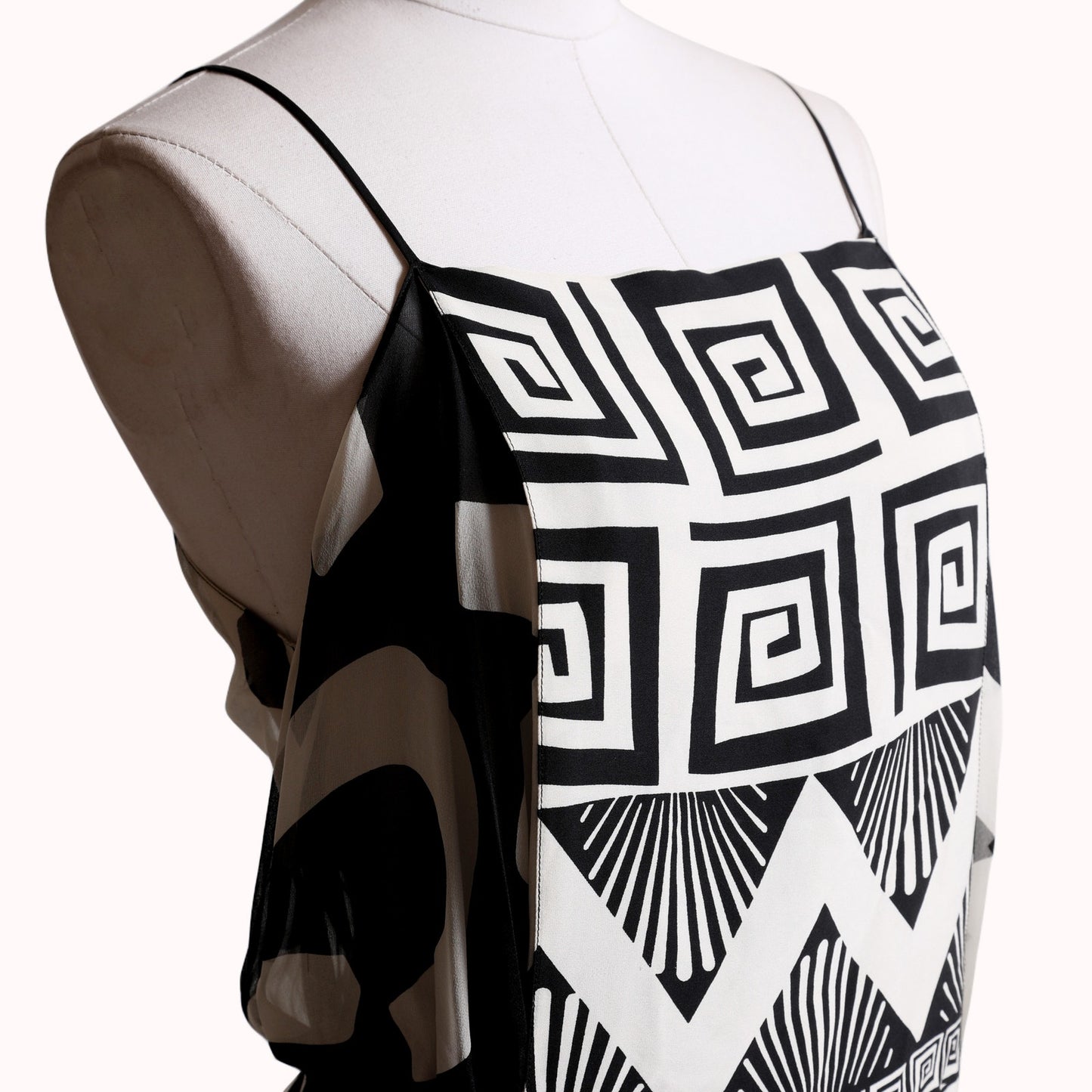 DIANE VON FURSTENBERG Vintage Chrysilla Black White Tribal Print Silk Mini Dress