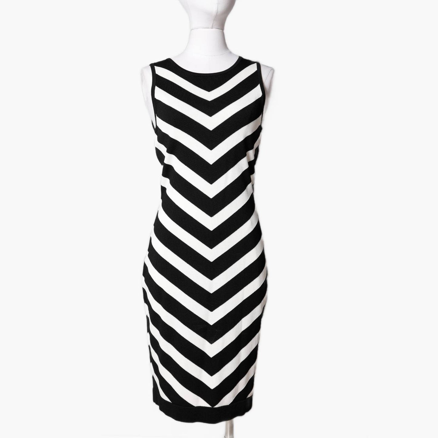 VINCE CAMUTO Black and White Striped Sleeveless Knit DressW